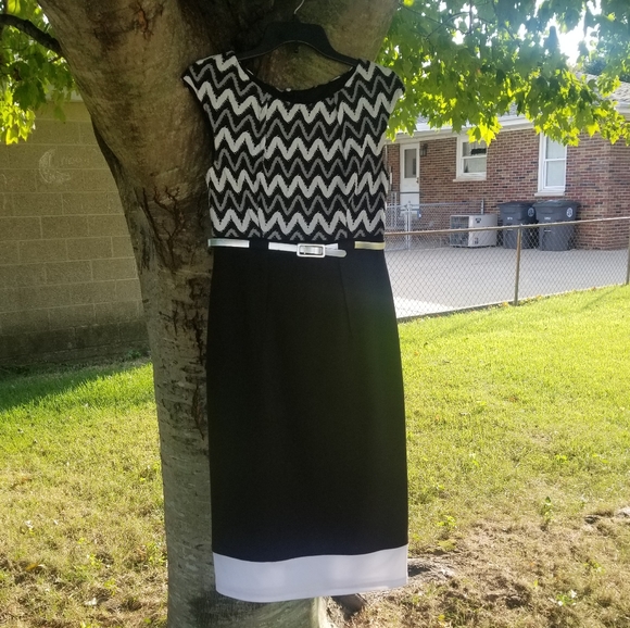 connected apparel Dresses & Skirts - Connected Apparel dress size 6